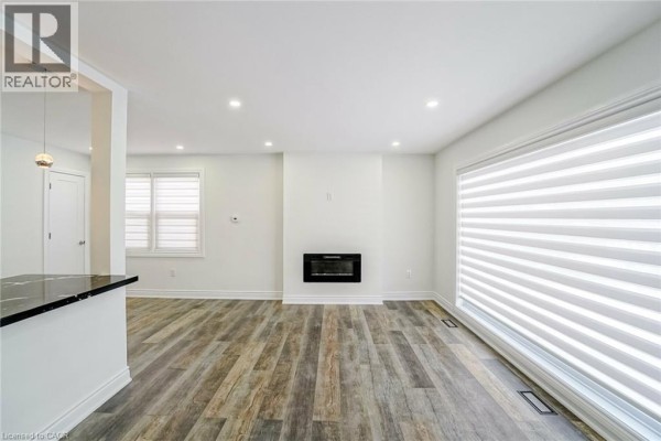 Primary Bedroom - 8 Marlborough Road Unit# Upper, Guelph, ON N1E3X2 Photo 5