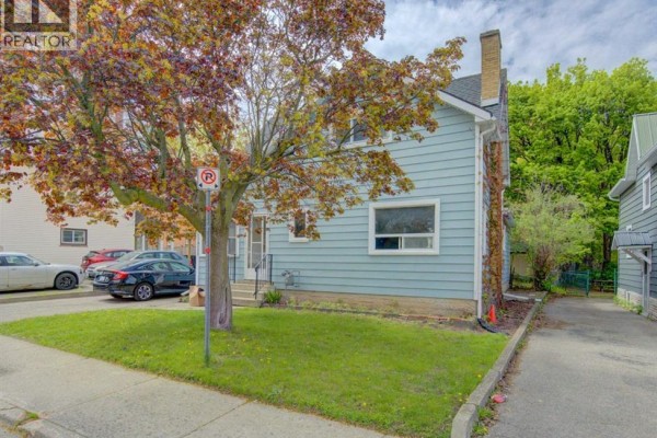 8 Marshall Street, Waterloo, ON, photo 3