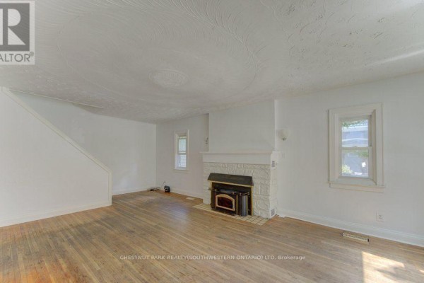 8 Marshall Street, Waterloo, ON N2J2T2 Photo 5