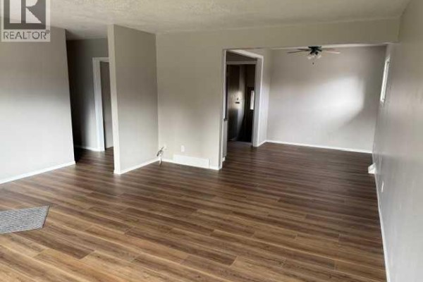 2pc Bathroom - 8 Mcleod Drive, Whitecourt, AB T7S1H3 Photo 5