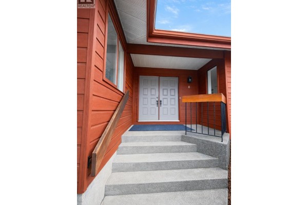 Kitchen - 8 Meldrum Street, Kitimat, BC V8C2L3 Photo 2