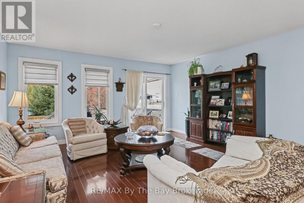 Dining room - 8 Middleport Drive, Wasaga Beach, ON L9Z3C1 Photo 3