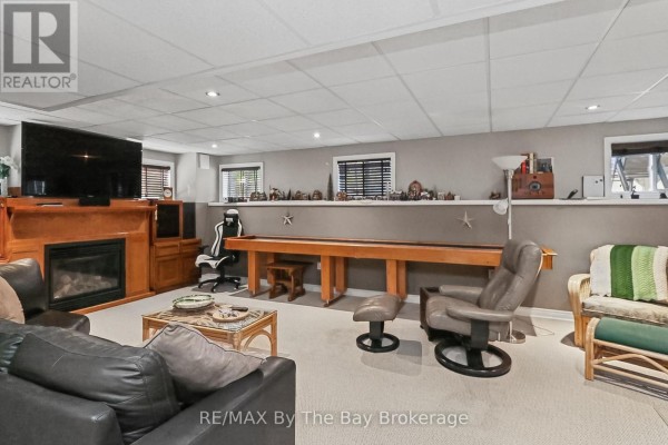 Bedroom 2 - 8 Middleport Drive, Wasaga Beach, ON L9Z3C1 Photo 5