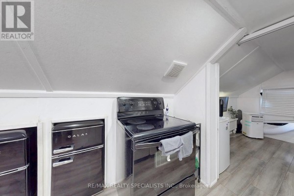 8 Mill Street N, Brampton, ON L6X1S6 Photo 4