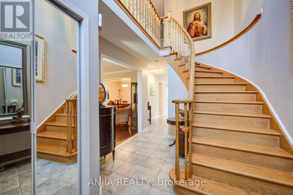 Family room - 8 Millcroft Way, Vaughan, ON L4J6P2 Photo 5