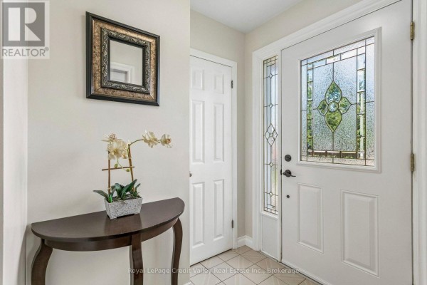 Bedroom 2 - 8 Milner Road, Brampton, ON L6W3A5 Photo 5