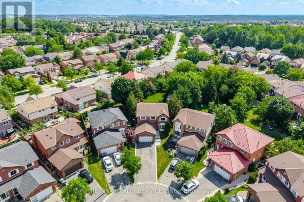 8 Paramount Place, Brampton, ON, photo 3