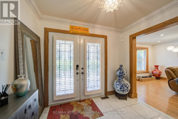 8 Patrick Boulevard, Toronto, ON M2J3K8 Photo 2