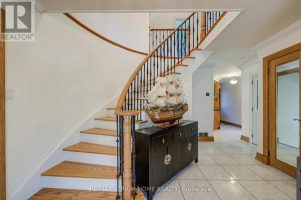 8 Patrick Boulevard, Toronto, ON M2J3K8 Photo 3