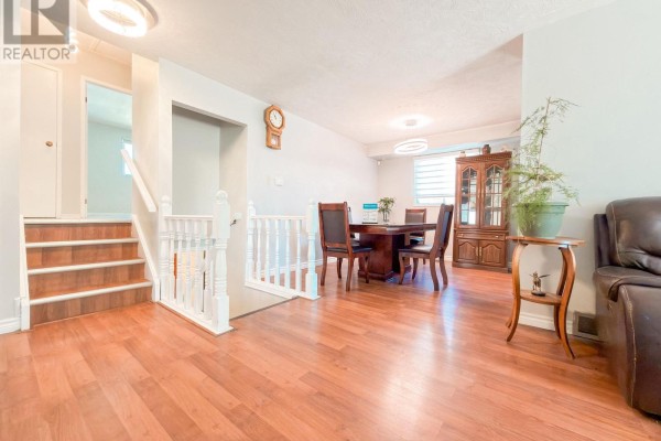 Mud room - 8 Poplar Crescent, London South, ON N6E2N4 Photo 5