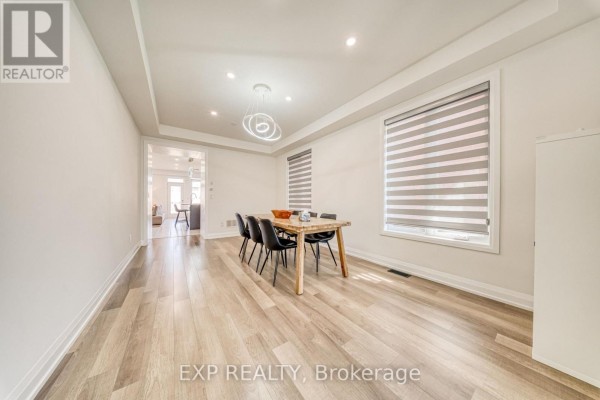 8 Prosperity Way, East Gwillimbury, ON, photo 3