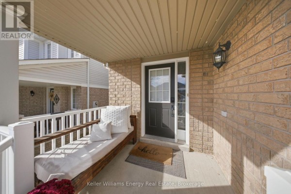 Living room - 8 Quackenbush Street, Clarington, ON L1C0E7 Photo 3