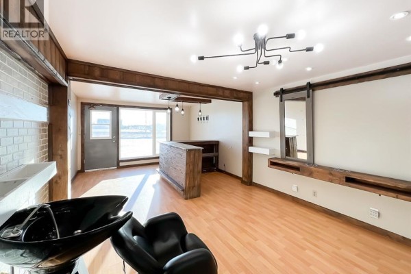 8 Railway Avenue Ne, Falher, AB T0H1M0 Photo 4
