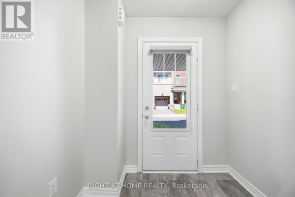 8 Rapids Lane, Hamilton, ON, photo 3