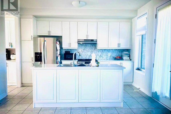 8 Robert Eaton Avenue, Markham, ON L3S0G3 Photo 2