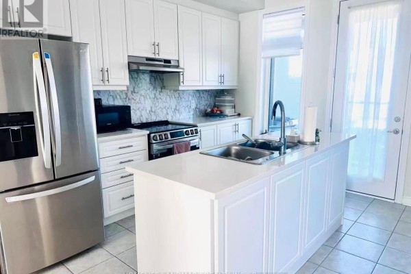 8 Robert Eaton Avenue, Markham, ON L3S0G3 Photo 3