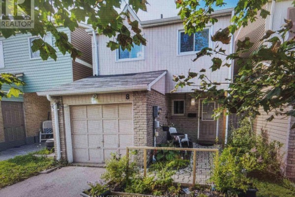 8 Robin Court, Barrie, ON, photo 2