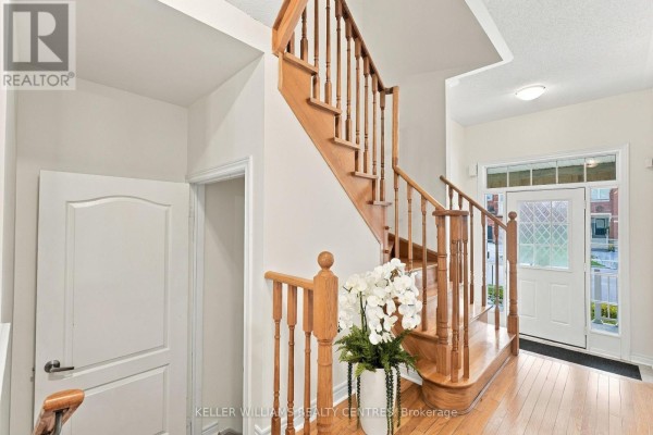 Dining room - 8 Rogers Trail, Bradford West Gwillimbury, ON L3Z0G4 Photo 4