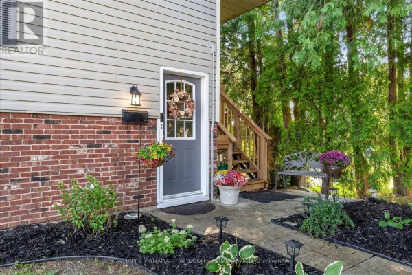 8 Rose Street, St  Catharines, ON, photo 3