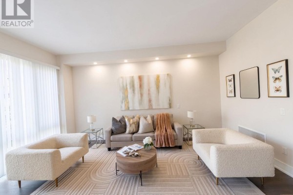 Living room - 8 Sable Road, Vaughan, ON L4J0K1 Photo 3