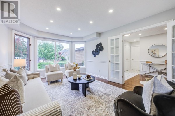 Family room - 8 Sayor Drive, Ajax, ON L1T3K2 Photo 5