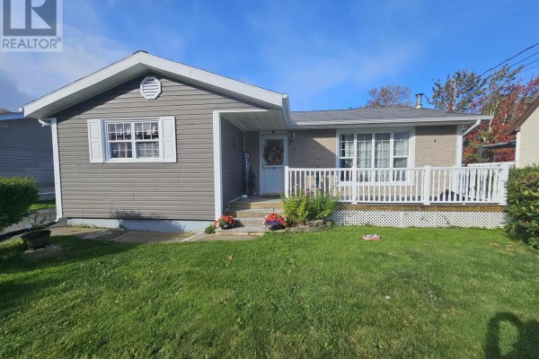 Living room - 8 Stacey Avenue, North Sydney, NS B2A3P4 Photo 2