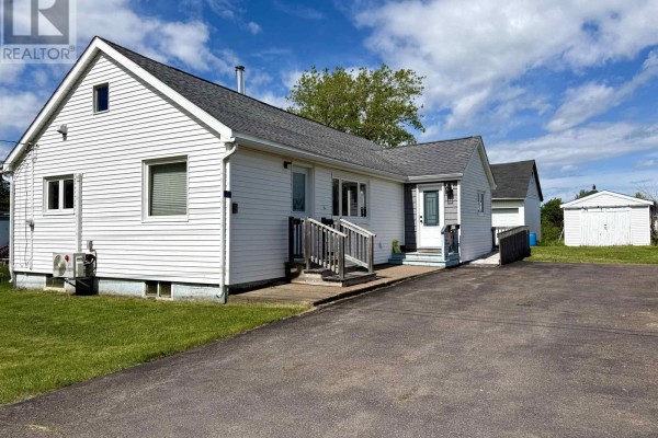 Kitchen - 8 Standish Street, West Amherst, NS B4H3Y4 Photo 2