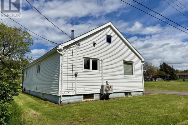 Dining room - 8 Standish Street, West Amherst, NS B4H3Y4 Photo 3