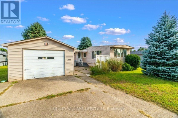 Kitchen - 8 Stewart Street, Strathroy Caradoc, ON N7G3K8 Photo 4