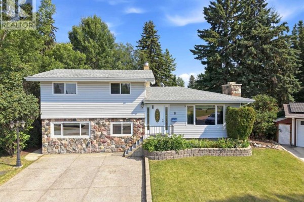 8 Sydney Close, Red Deer, AB, photo 2