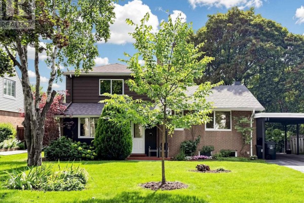 8 Ternhill Crescent, Toronto, ON, photo 2