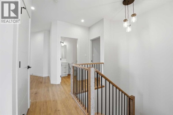 Dining room - 8 Tipping Avenue, Red Deer, AB T4P0Y9 Photo 4