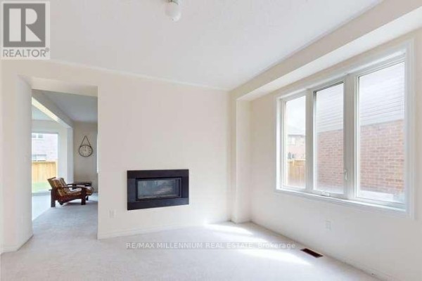 Bedroom 2 - 8 Tomporowski Trail, New Tecumseth, ON L9R0T9 Photo 5