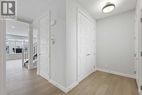 8 Topaz Place, Cochrane, AB, photo 2
