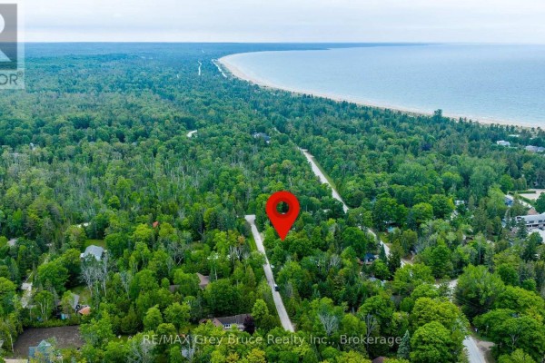 8 Toronto Avenue, South Bruce Peninsula, ON, photo 2