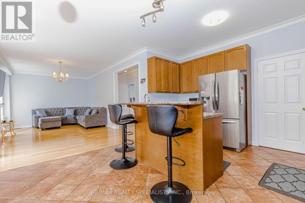 Family room - 8 Tovey Terrace, Brampton, ON L6R0E5 Photo 5