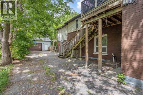8 Victoria Street, Brantford, ON N3S3J7 Photo 4