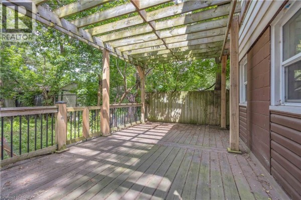 8 Victoria Street, Brantford, ON N3S3J7 Photo 5