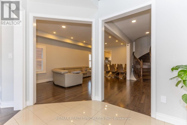 Bedroom 5 - 8 W. Dykie Court, Bradford West Gwillimbury, ON L3Z0Y1 Photo 4