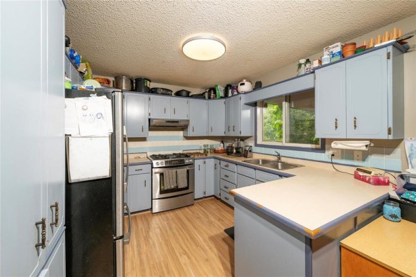 8 Wedgewood Bay, Brandon, MB R7B3J4 Photo 3