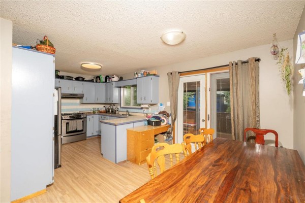 8 Wedgewood Bay, Brandon, MB R7B3J4 Photo 4