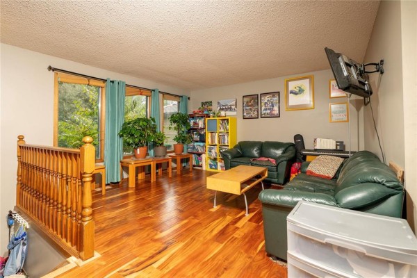 8 Wedgewood Bay, Brandon, MB R7B3J4 Photo 5