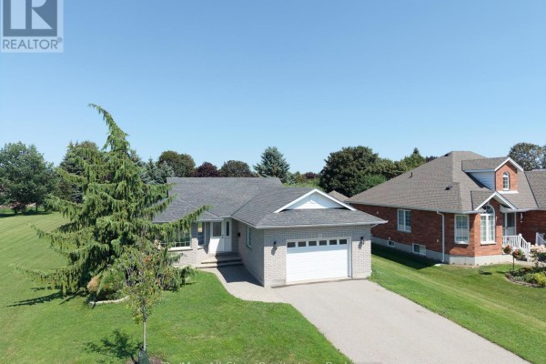 8 Whitney Court, Kawartha Lakes