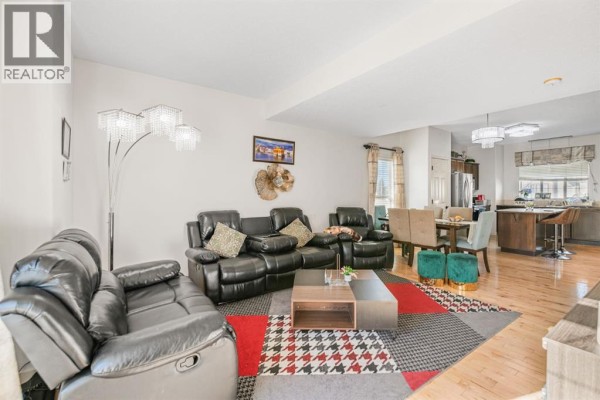 Living room - 80, 369 Inglewood Drive, Red Deer, AB T4R3R2 Photo 4