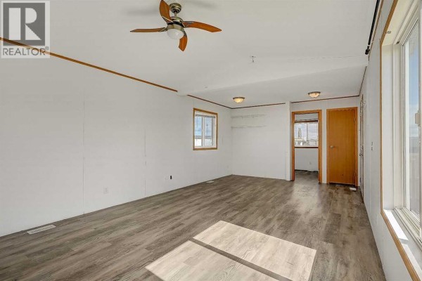 Bedroom - 80, 9824 104 Avenue, Clairmont, AB T8X5A9 Photo 3