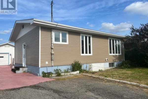 80 Brunelle Road S, Kapuskasing, ON, photo 2