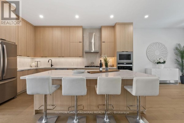 80 Bude Street, Toronto, ON M6C1X8 Photo 5