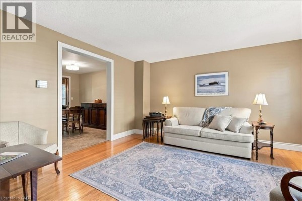 4pc Bathroom - 80 Churchill Drive, Cambridge, ON N1S3V2 Photo 5
