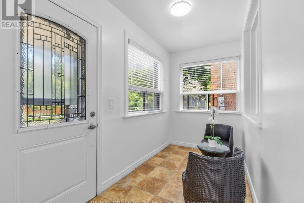 Kitchen - 80 Gray Avenue, Toronto, ON M6N4S8 Photo 3
