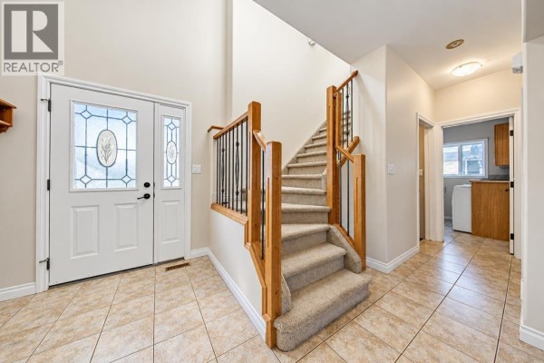 Foyer - 80 Irving Crescent, Red Deer, AB T4R3S2 Photo 3